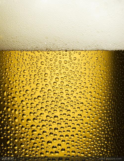 玻璃杯寒冷霜冻的啤酒高清图片